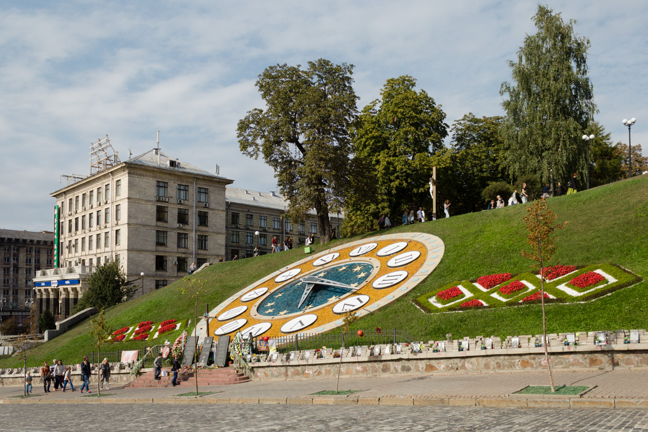 Цветочные часы на Майдане Незалежности