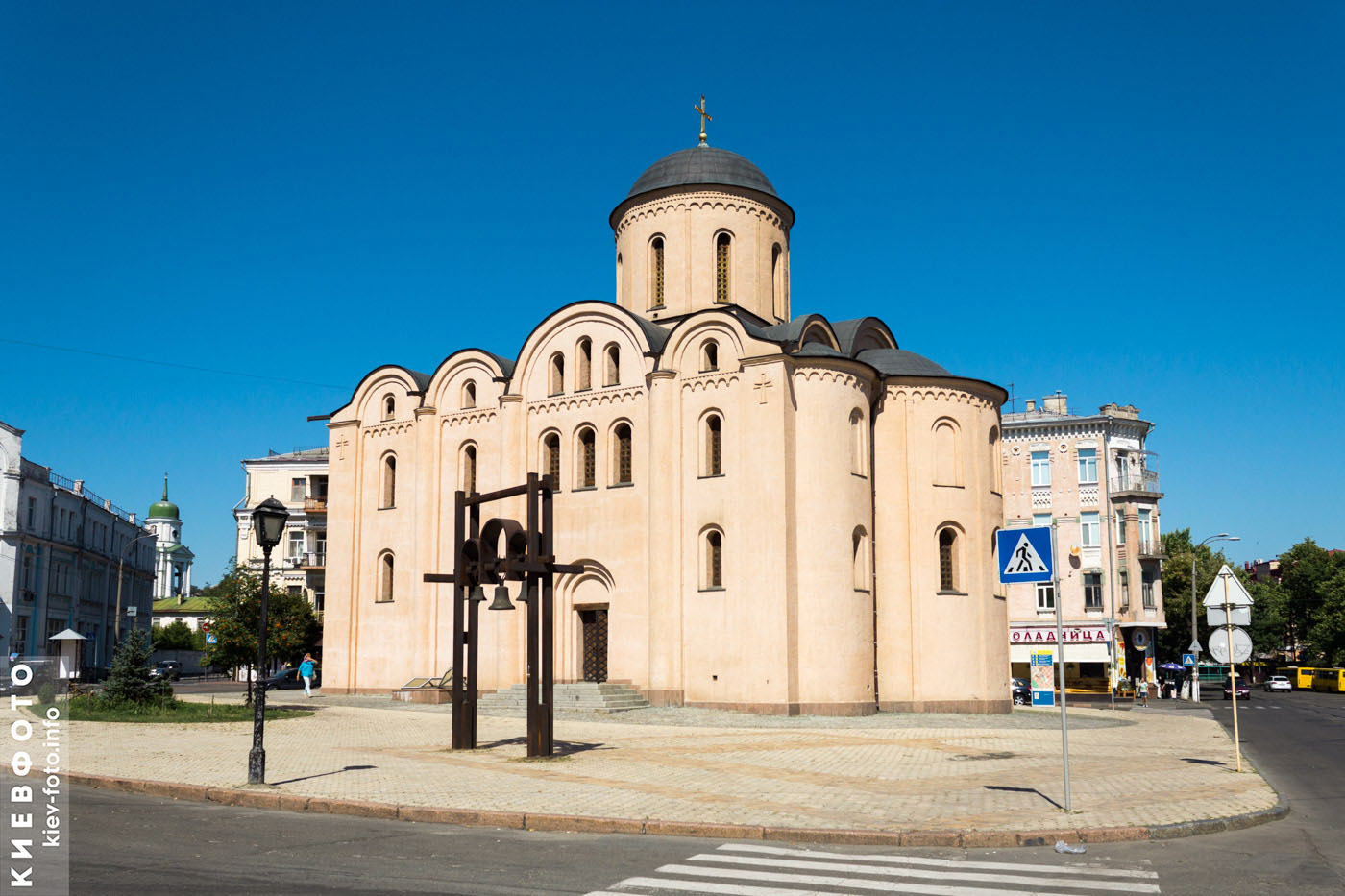 Церковь Богородицы Пирогощи на Подоле