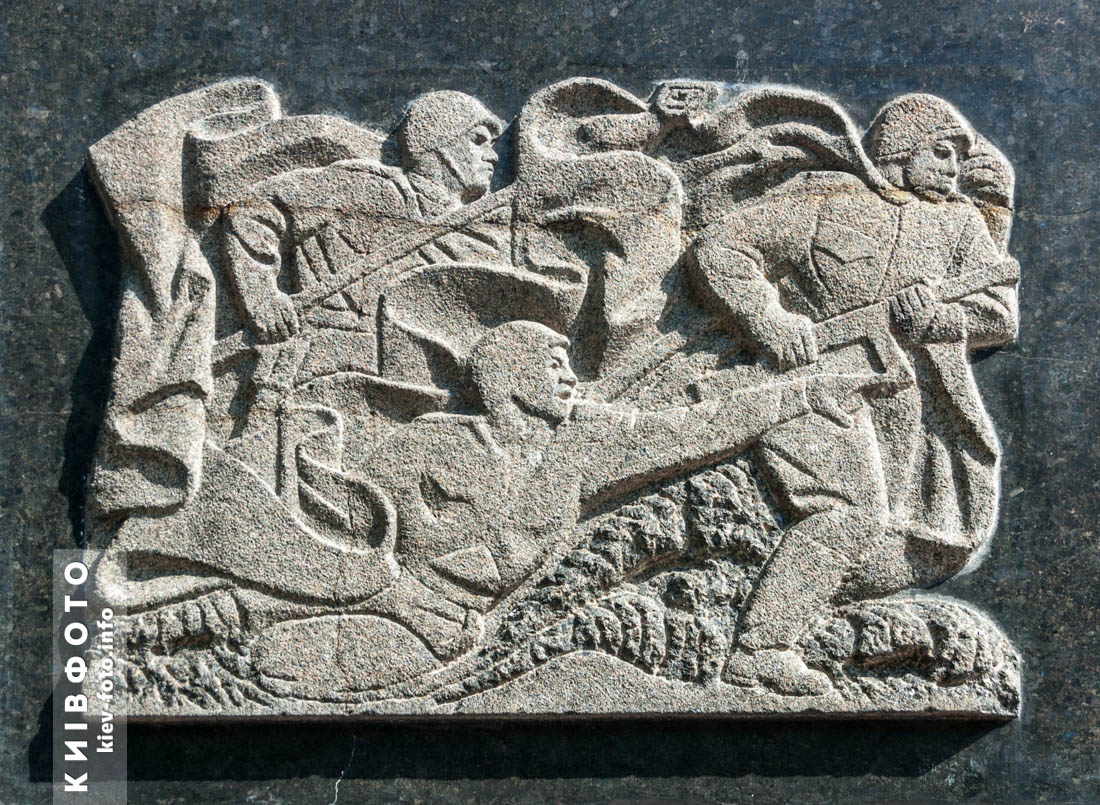 Памятник советскому генералу Николаю Ватутину в Киеве
