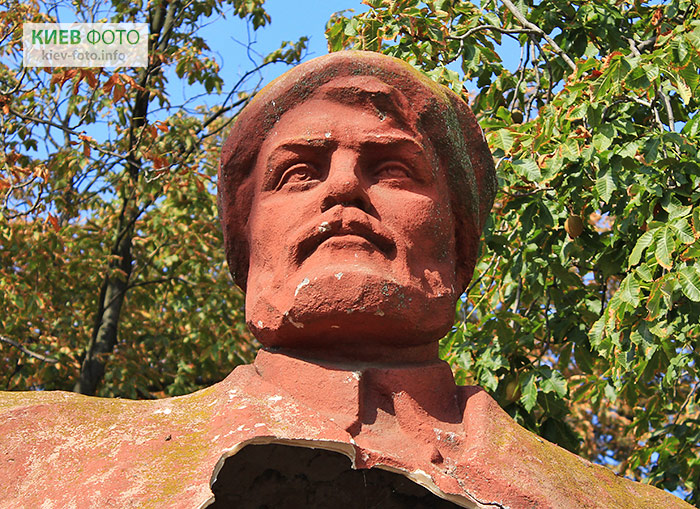 Памятник Боженко Василию