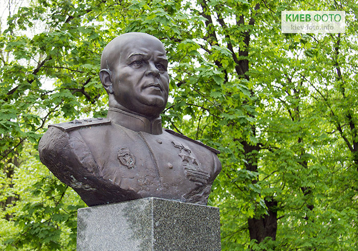 Памятник маршалу Павлу Рыбалко