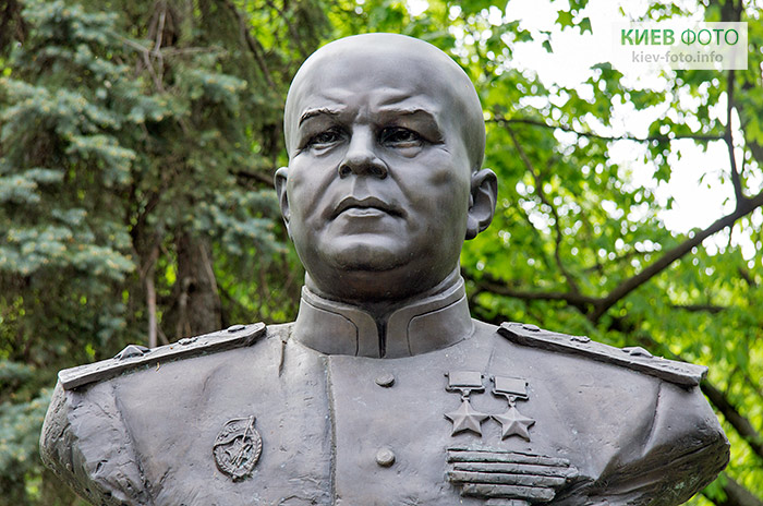 Памятник маршалу Павлу Рыбалко