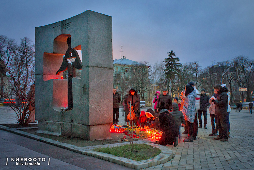 Памятник Жертвам голодомора в Украине