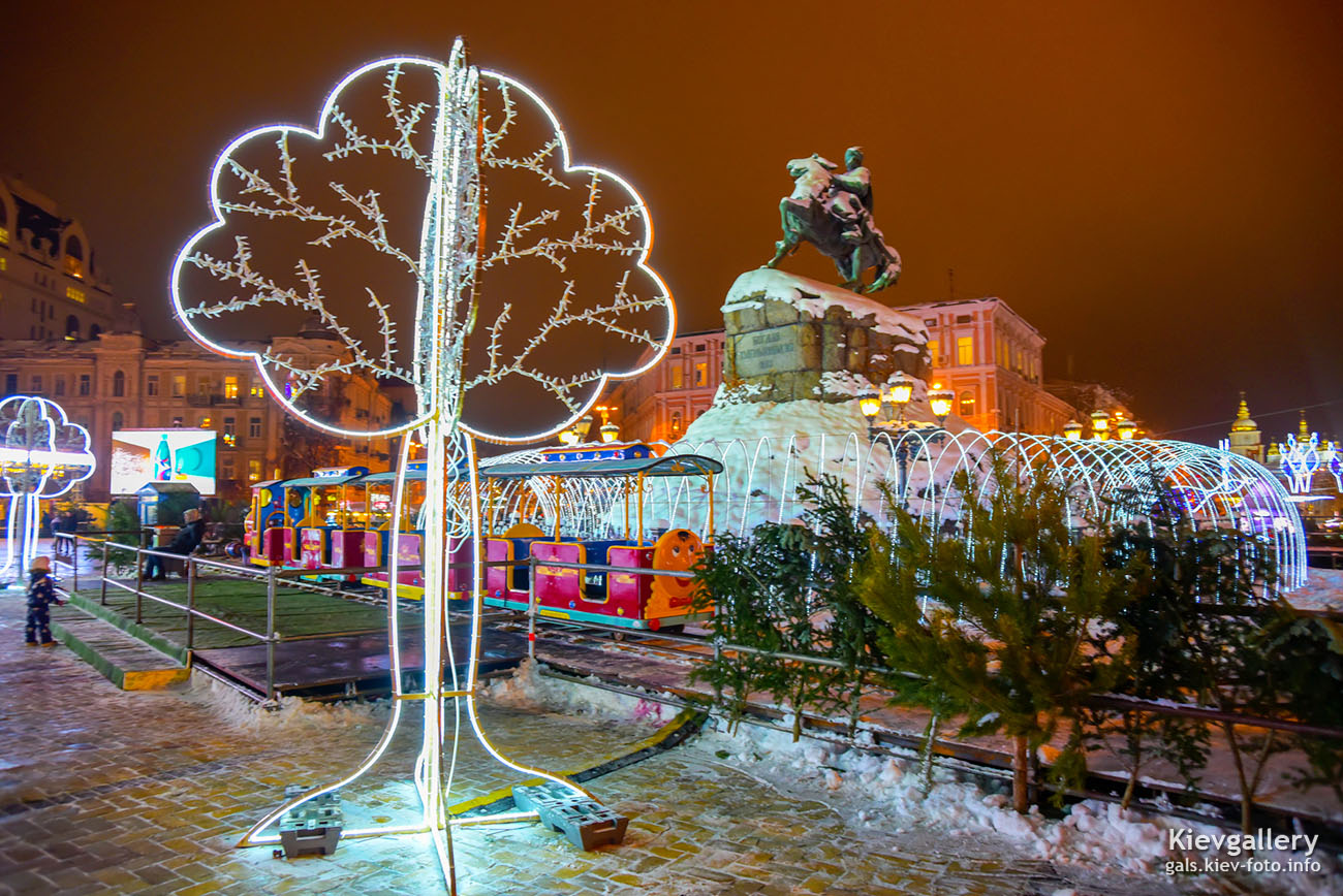Главная елка страны 2019 на Софийской площади