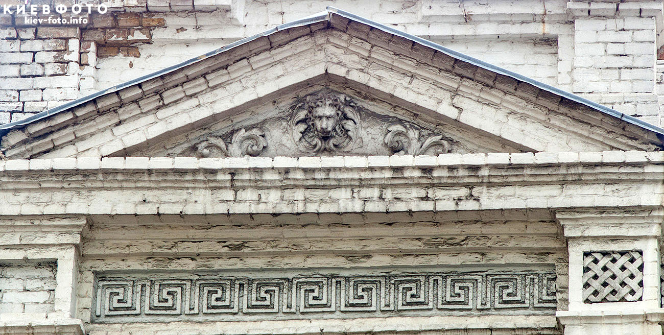 Львы на фасадах старинных зданий Киева