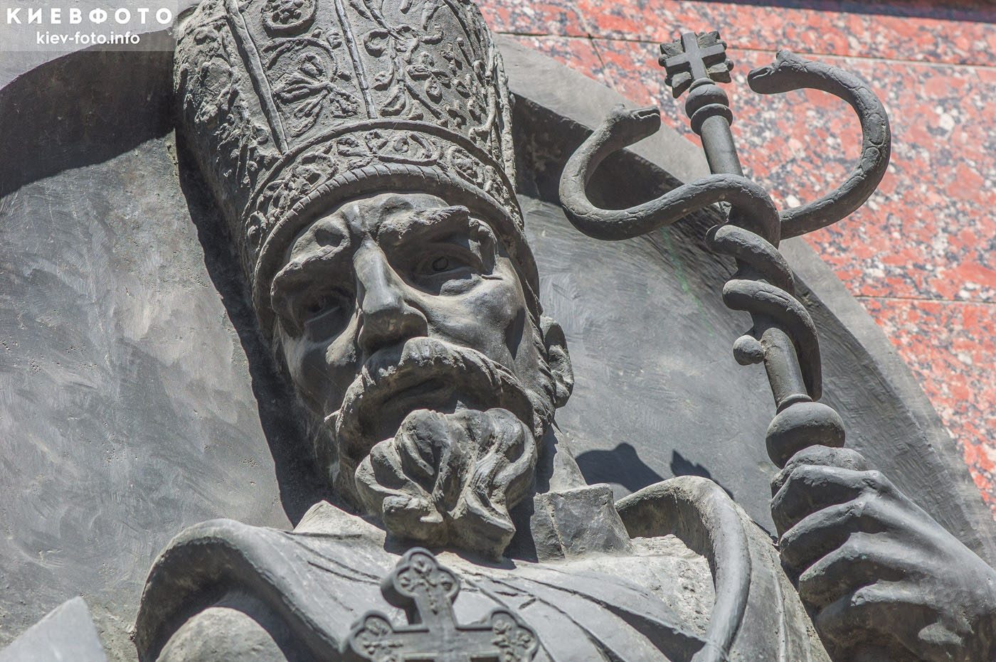 Памятник Патриарху Иосифу Слепому во Львове 